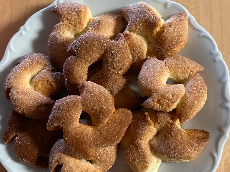Pains d'anis traditionnels de la Bénichon, des biscuits secs et dorés